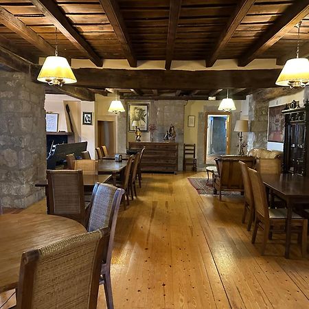 Santuari Mare de Déu Del Mont Restaurant-Hostatgería Beuda Exterior foto